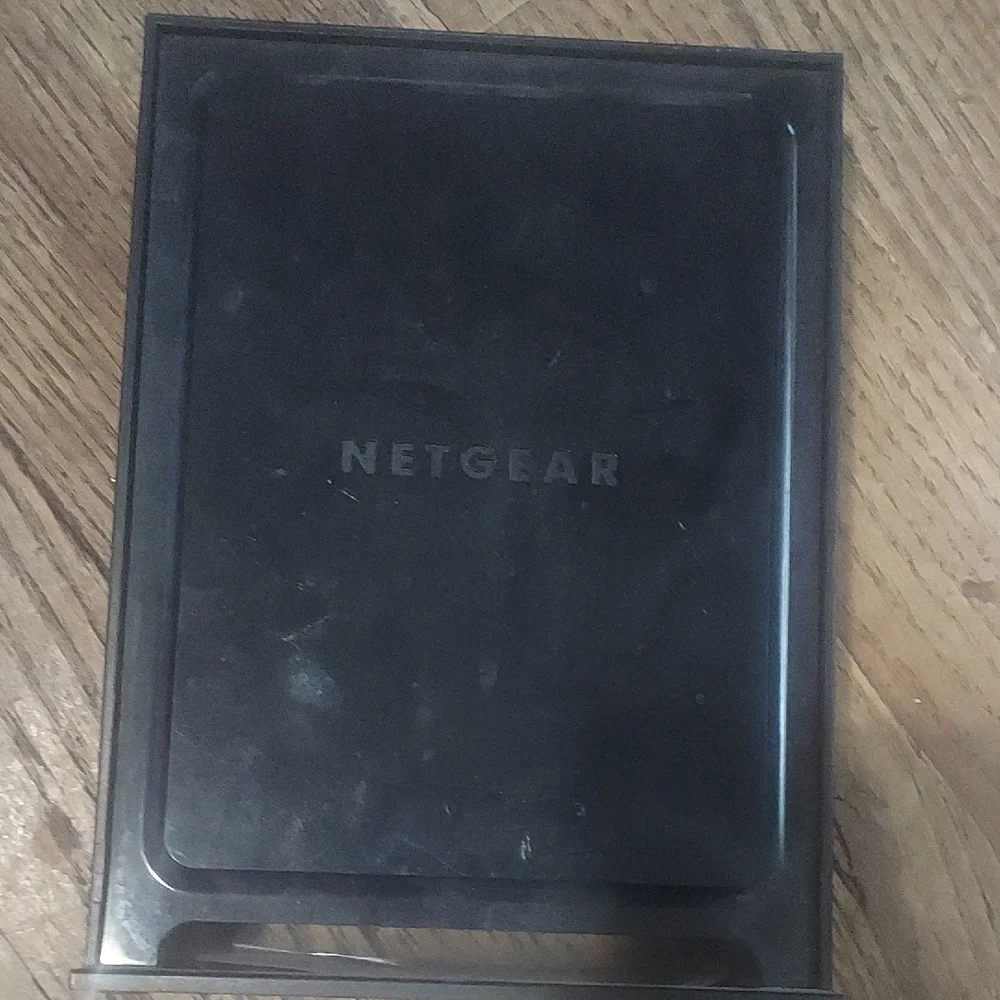 5 For $10 M&M Netgear Black Wireless Router - Picture 7 of 13